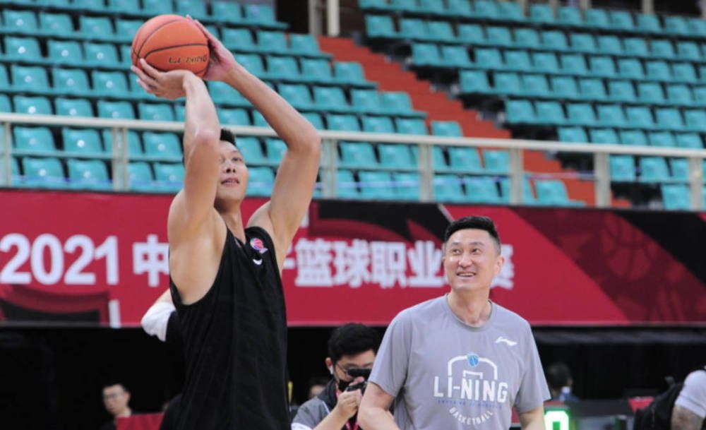 除此之外，上部女主角伊尔莎（丽贝卡;弗格森饰）与伊桑的关系也面临考验，;别逼我与你为敌让两人的关系更加扑朔迷离